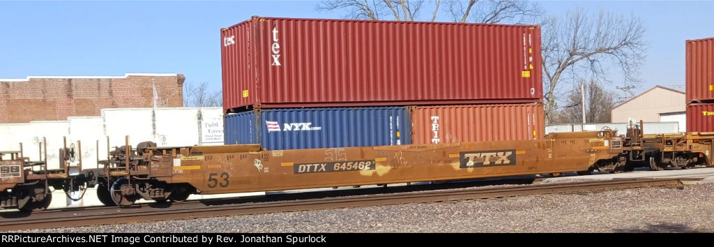 DTTX 645462 and three containers